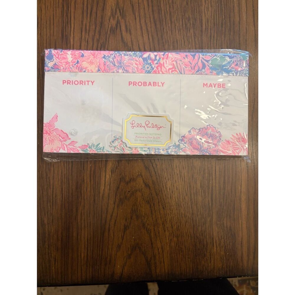 Lilly Pulitzer Pink Floral Priority Pad. New still in package. Office.